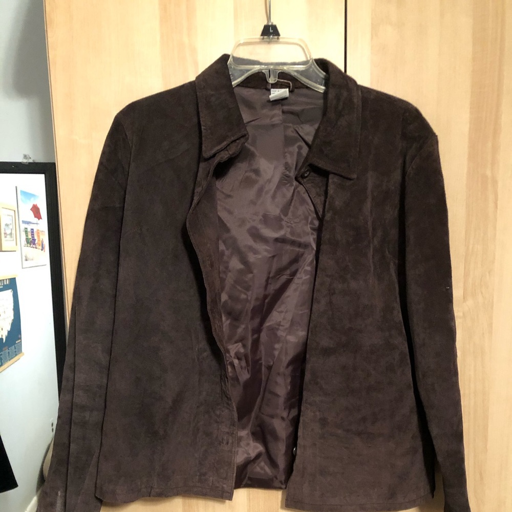 Suede short jacket.